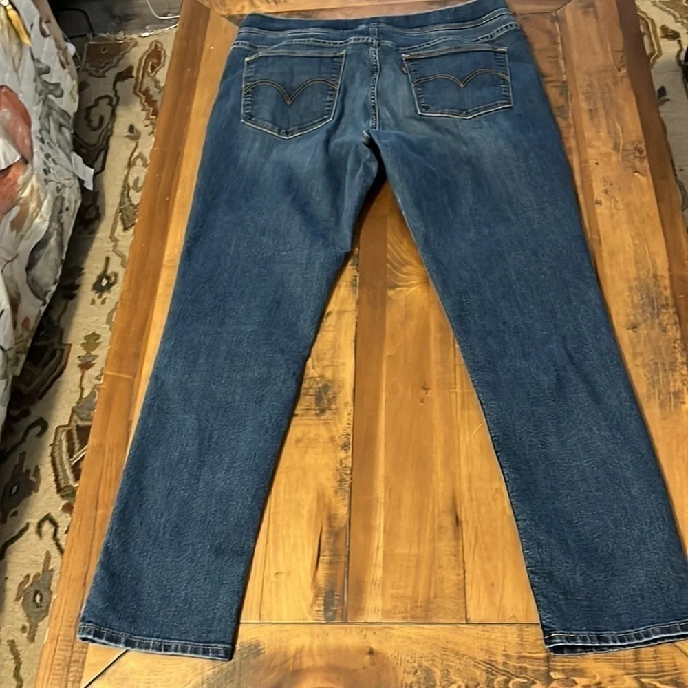Levi jeans